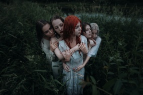 郊野美女闺蜜写真图片